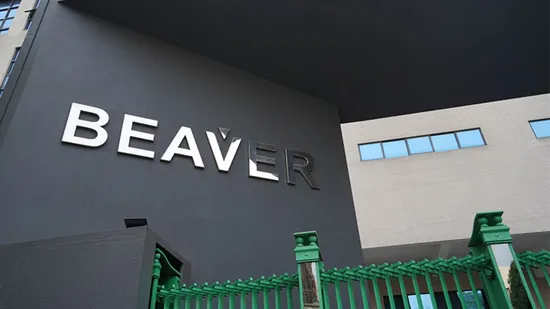 Silicone OEM Container Travel Drink Feeder Portable Pet Training Products Dog Feeding Bottle Lotion Bottle